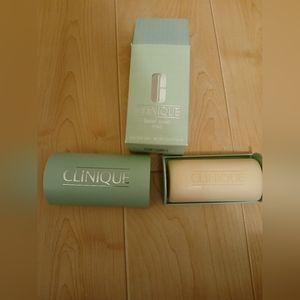 New Clinique Facial Soap 6 oz mild with soap dish.